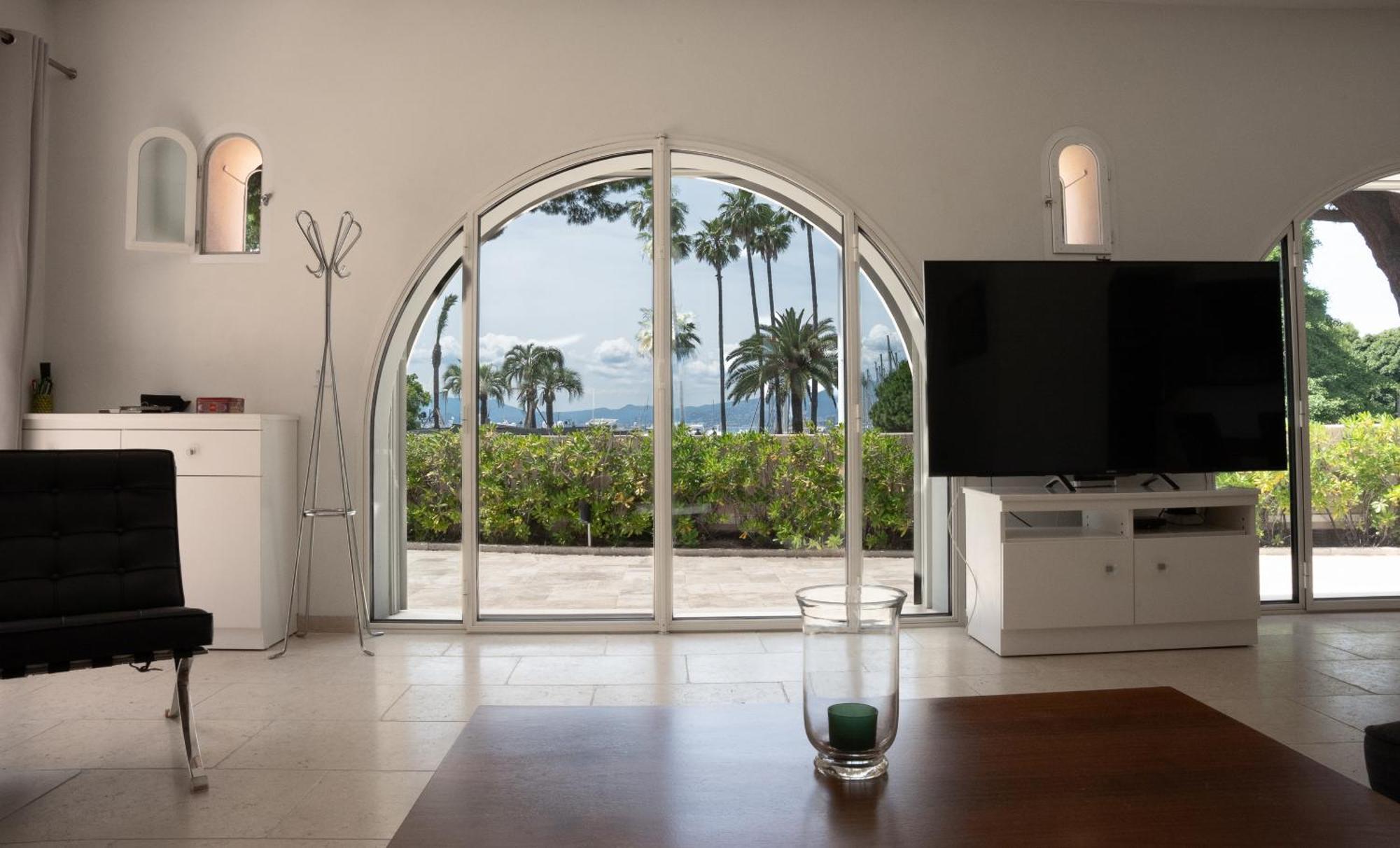 Superbe Villa-appartement Sur La Croisette Avec Grande Terrasse Apartamento Cannes