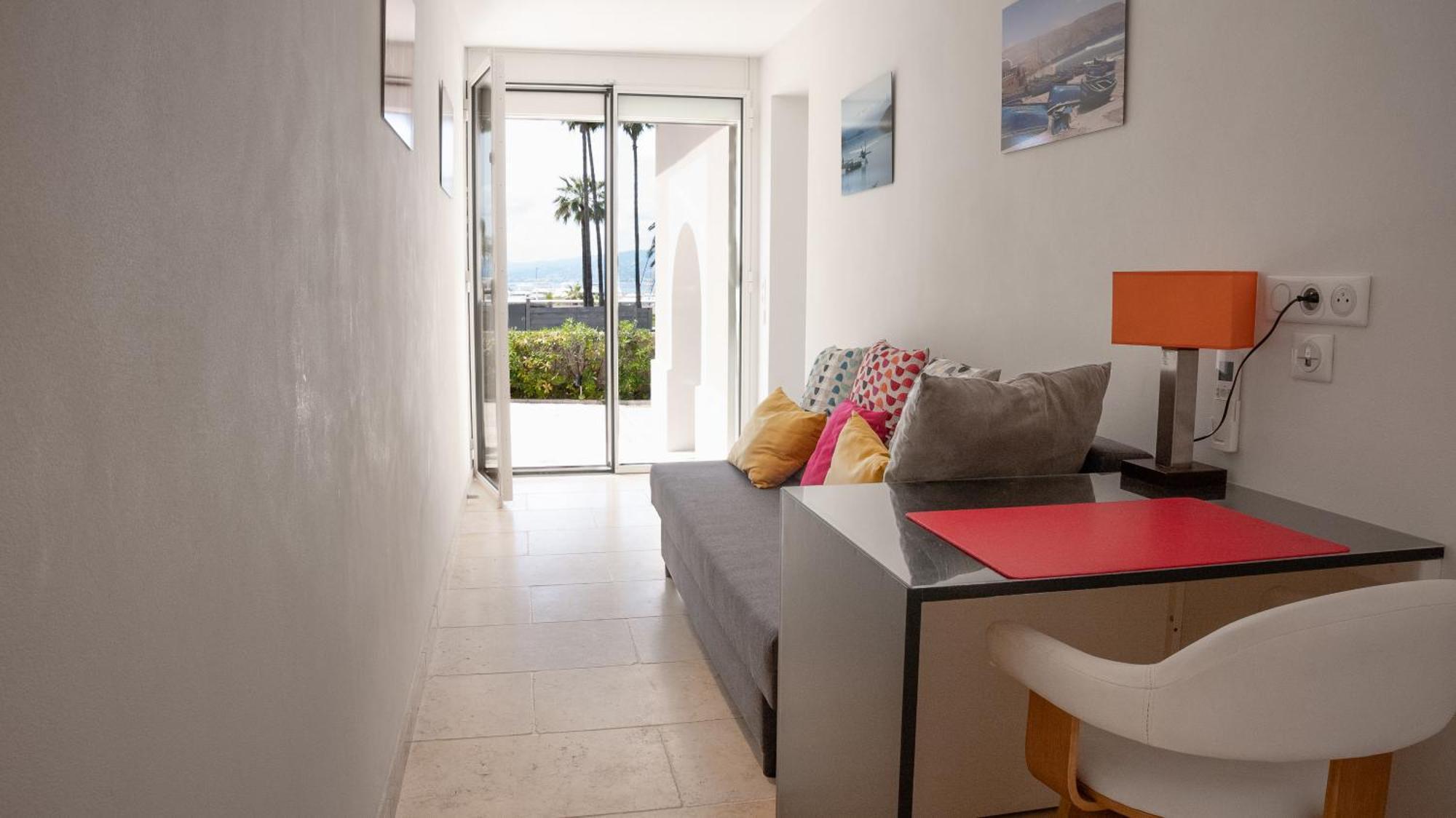 Apartamento Superbe Villa-appartement Sur La Croisette Avec Grande Terrasse *
